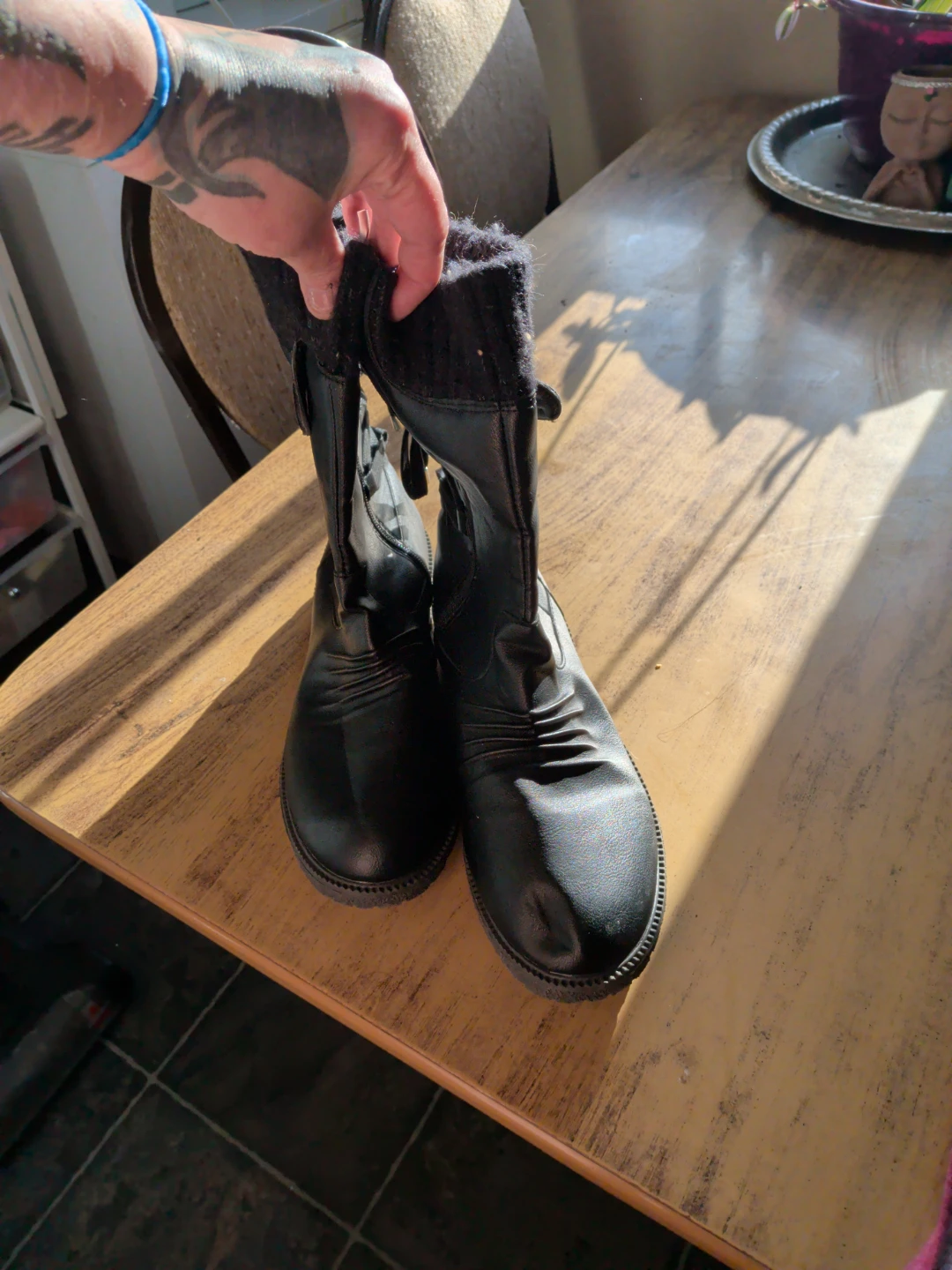 Size 9 past your ankle boots new