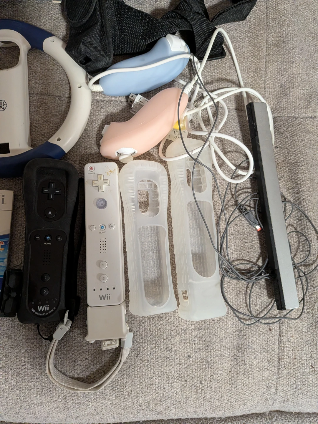 Nintendo Wii Console with Games and Accessories - photo 3