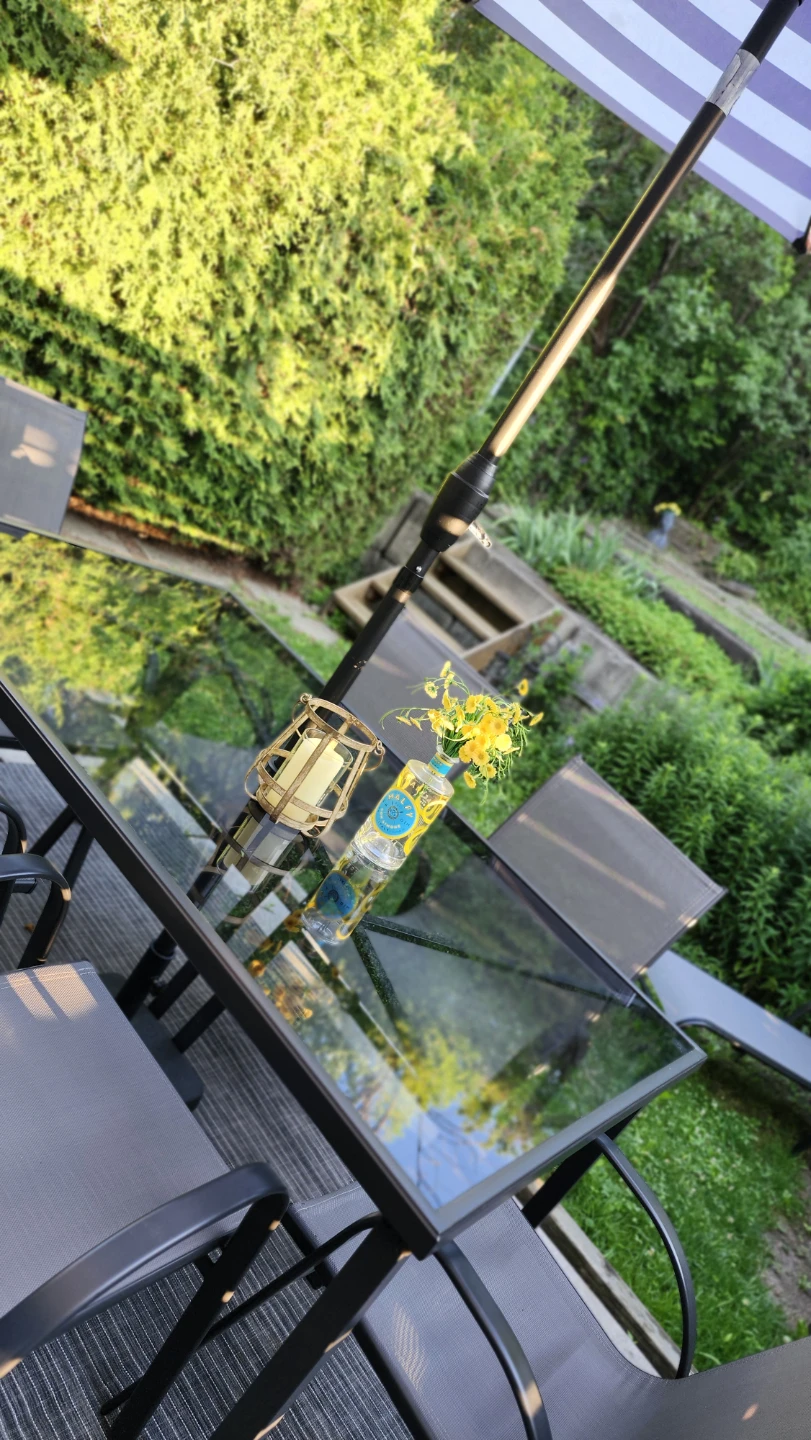 Patio Table w/6 Chairs & Tilt Umbrella LIKE NEW!  P/up Thornhill - photo 5