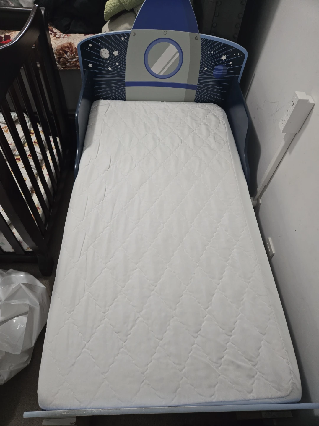 Toddler Rocket Bed Frame with Mattress - photo 3