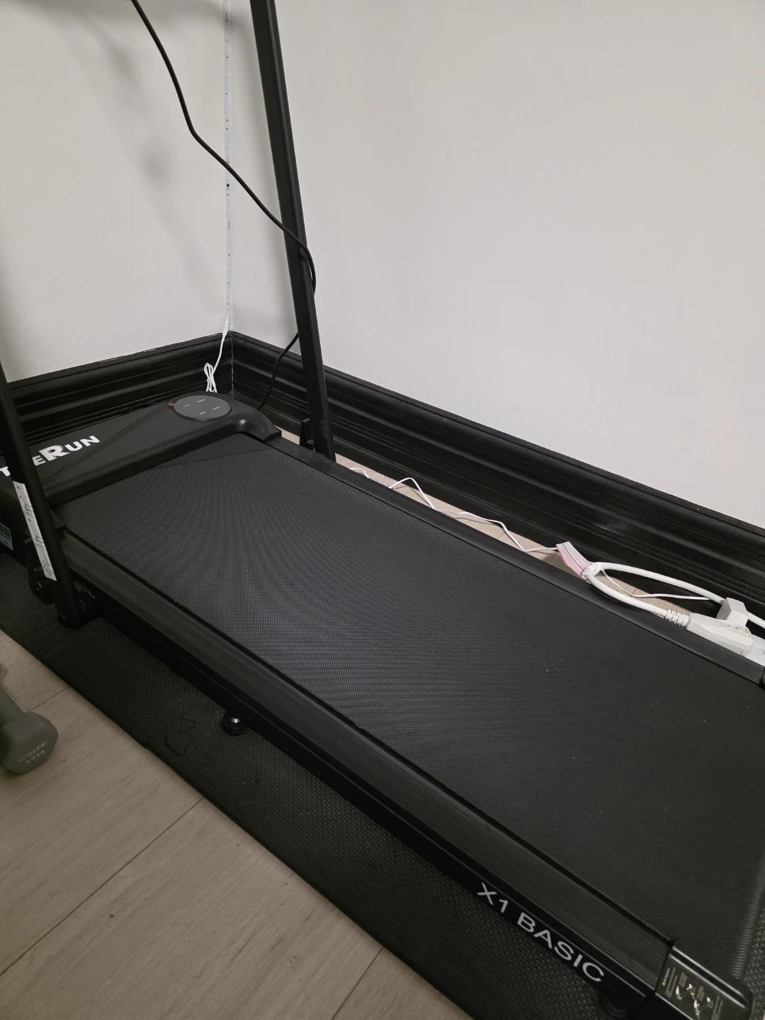 The run X1 Basic treadmill - photo 2