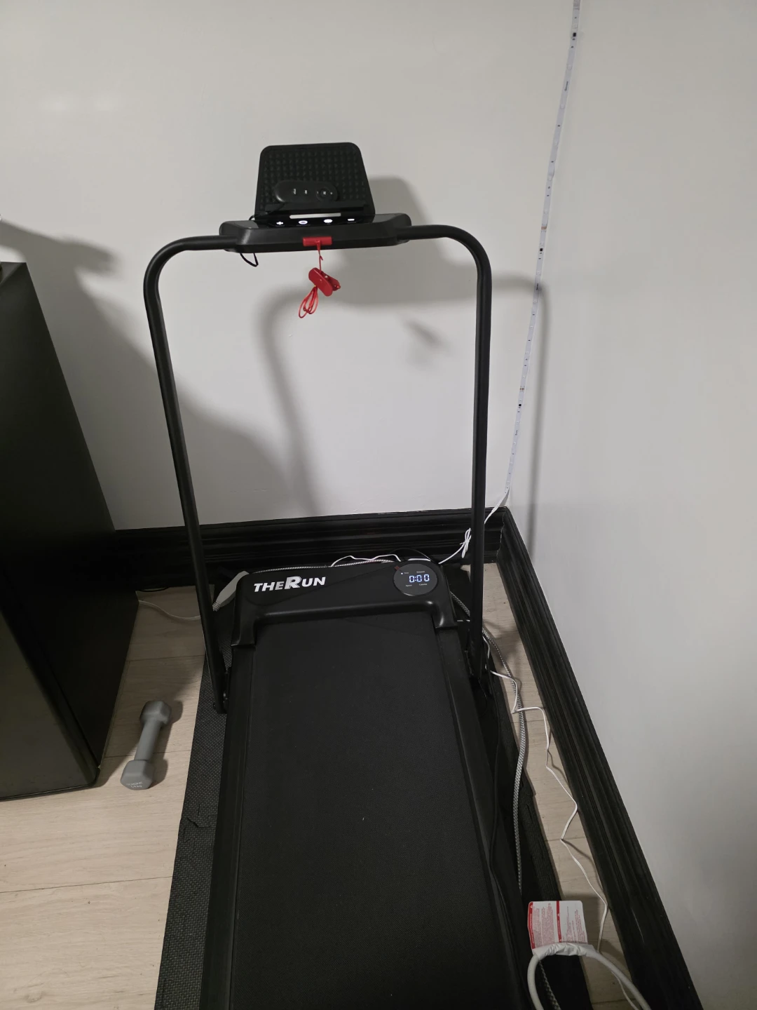The run X1 Basic treadmill - photo 4