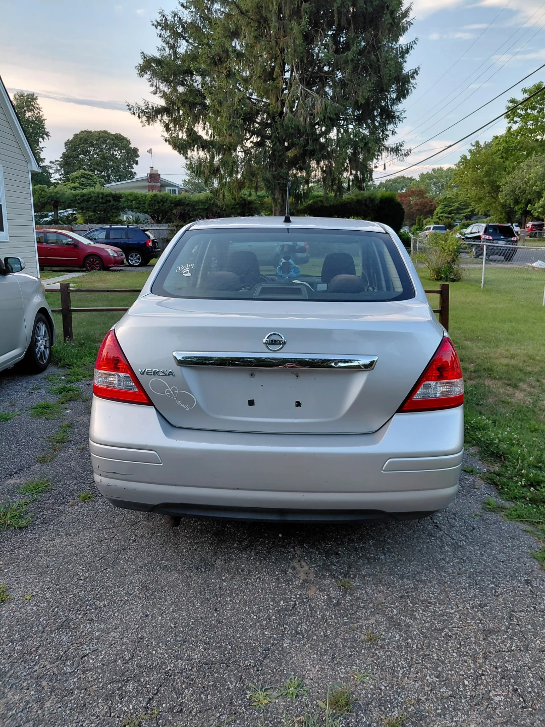 Nissan Versa 2011 - photo 2