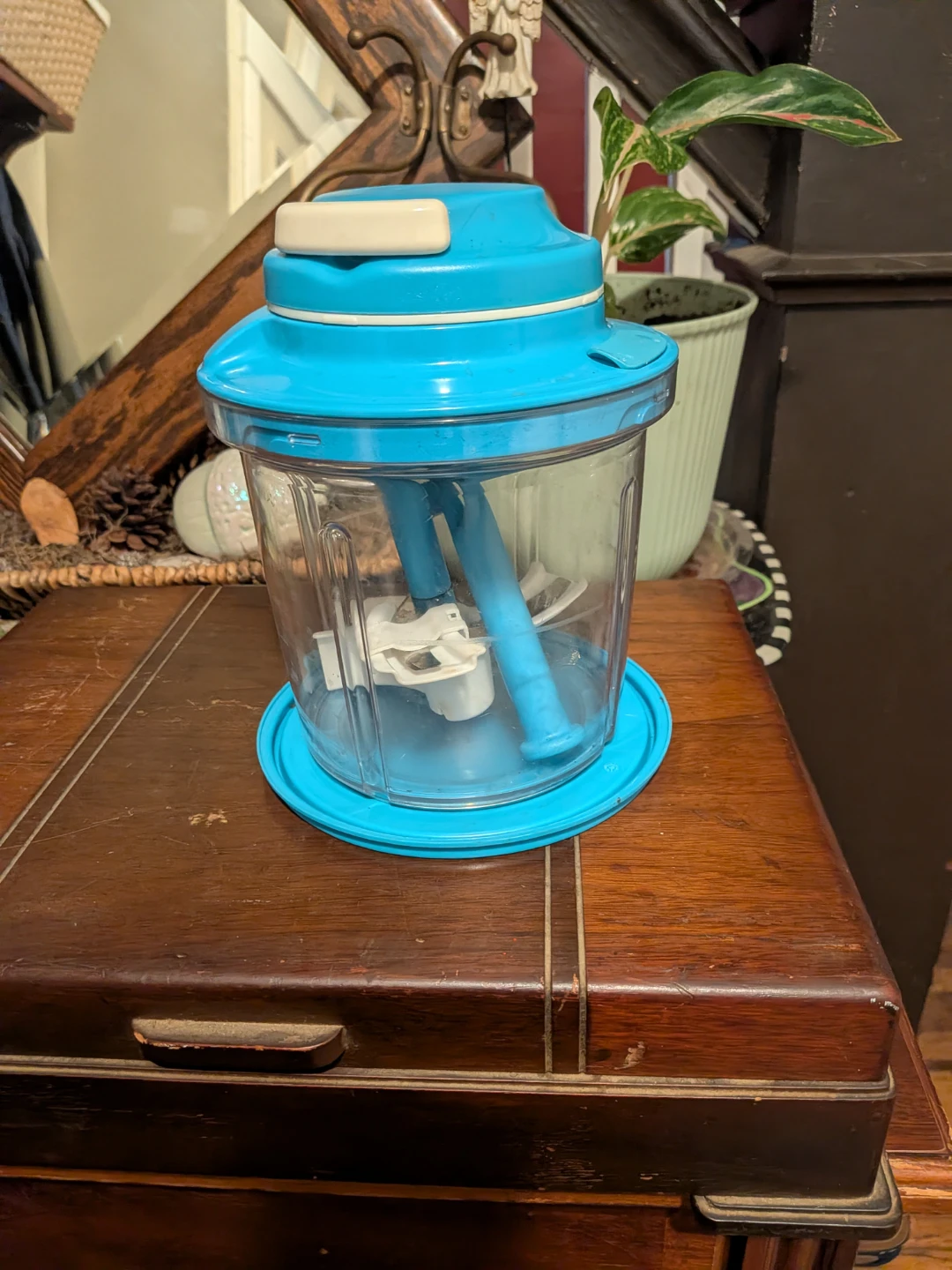 Tupperware Manual Food Chopper