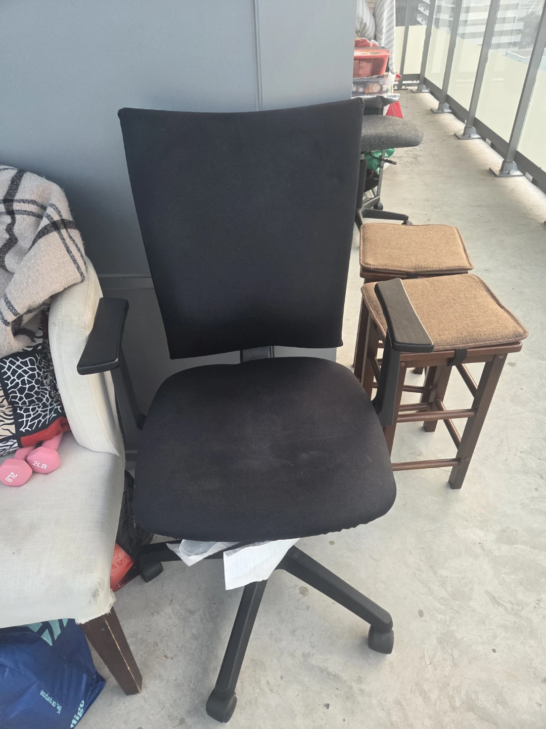 Black Office Chair - photo 2