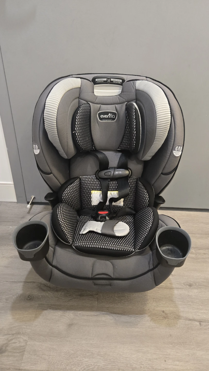 Evenflo EveryFit 4-in-1 Car Seat - excellent condition - photo 2