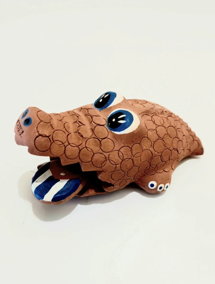 Vtg Hand Crafted Crocodile Figurine