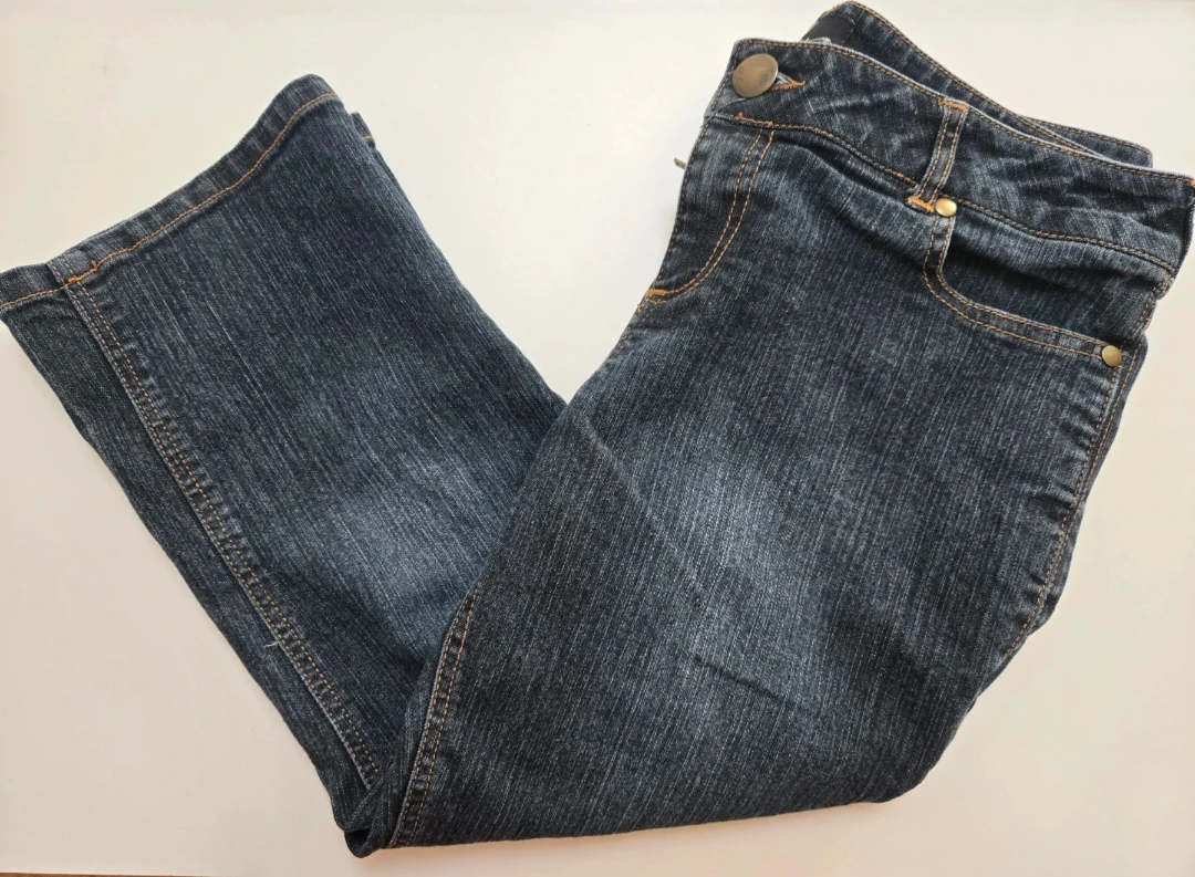 3 Sixty Women's Capri Jeans Size 7