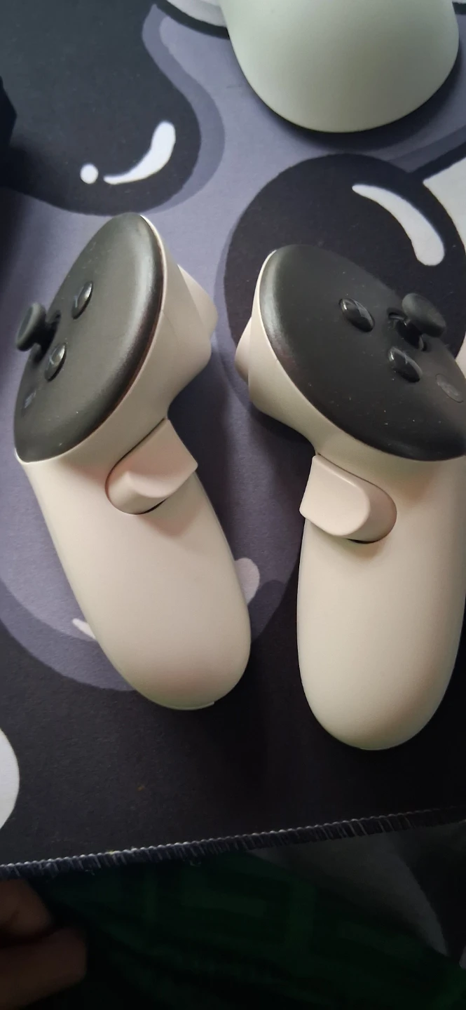 Meta Quest 3s Controllers
