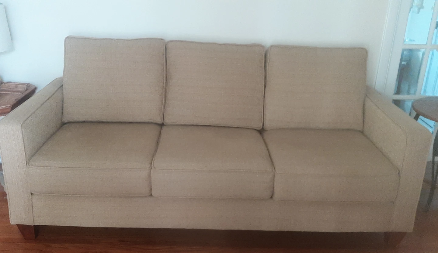 Modern style sofa/couch