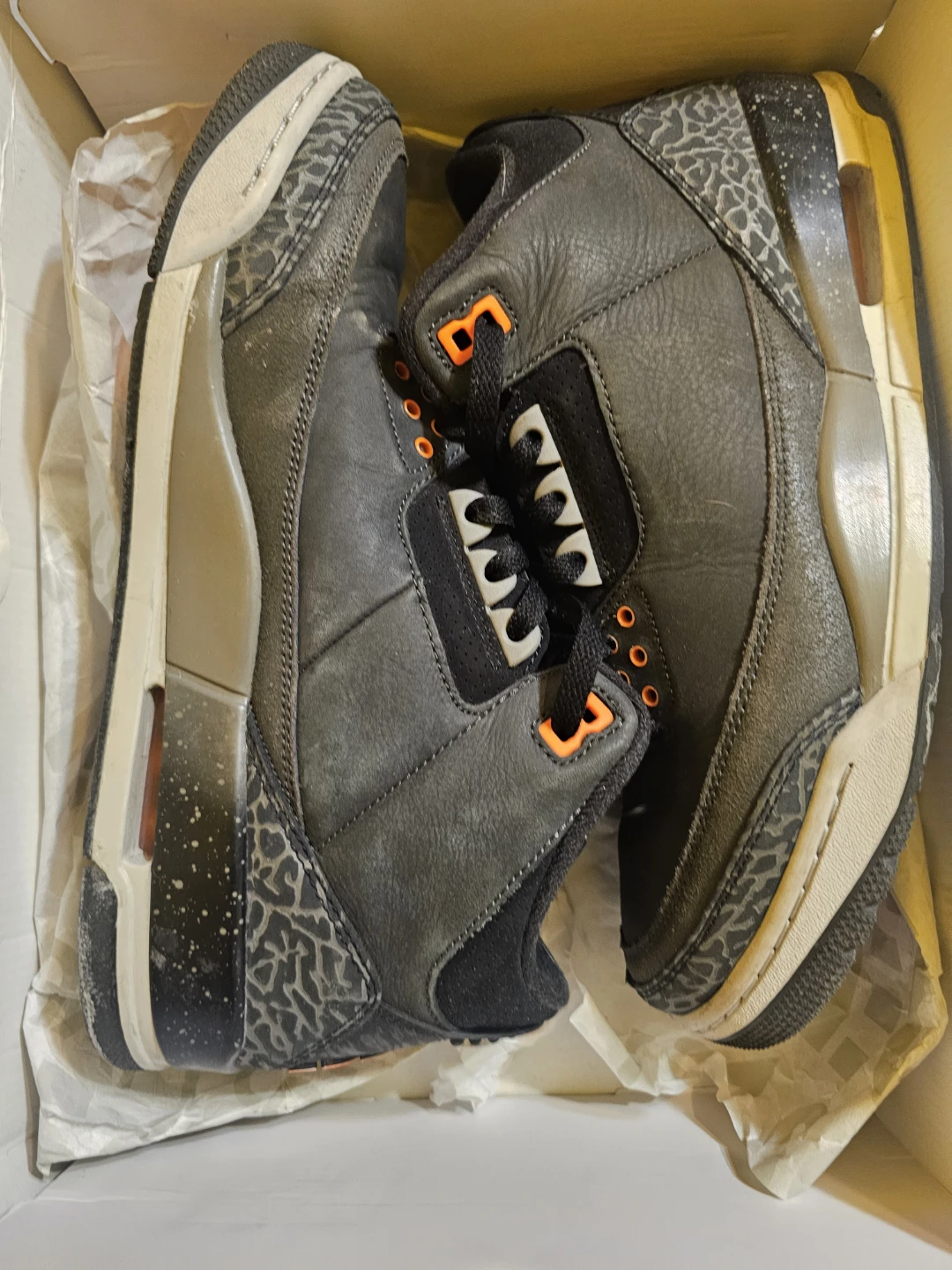 Air Jordan 3 Retro Sneakers