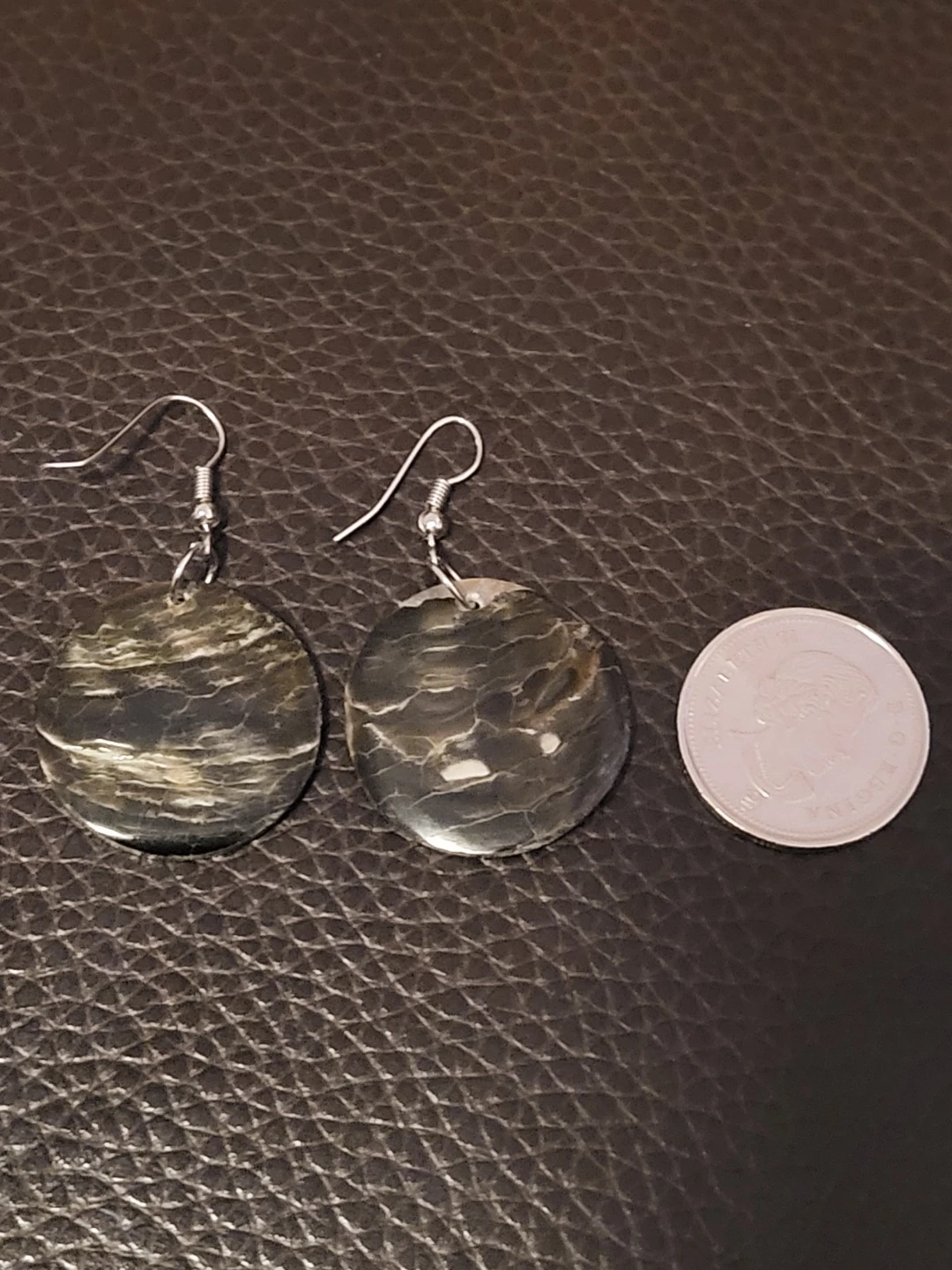 Mother of Pearl Swirl Round Earrings - photo 2