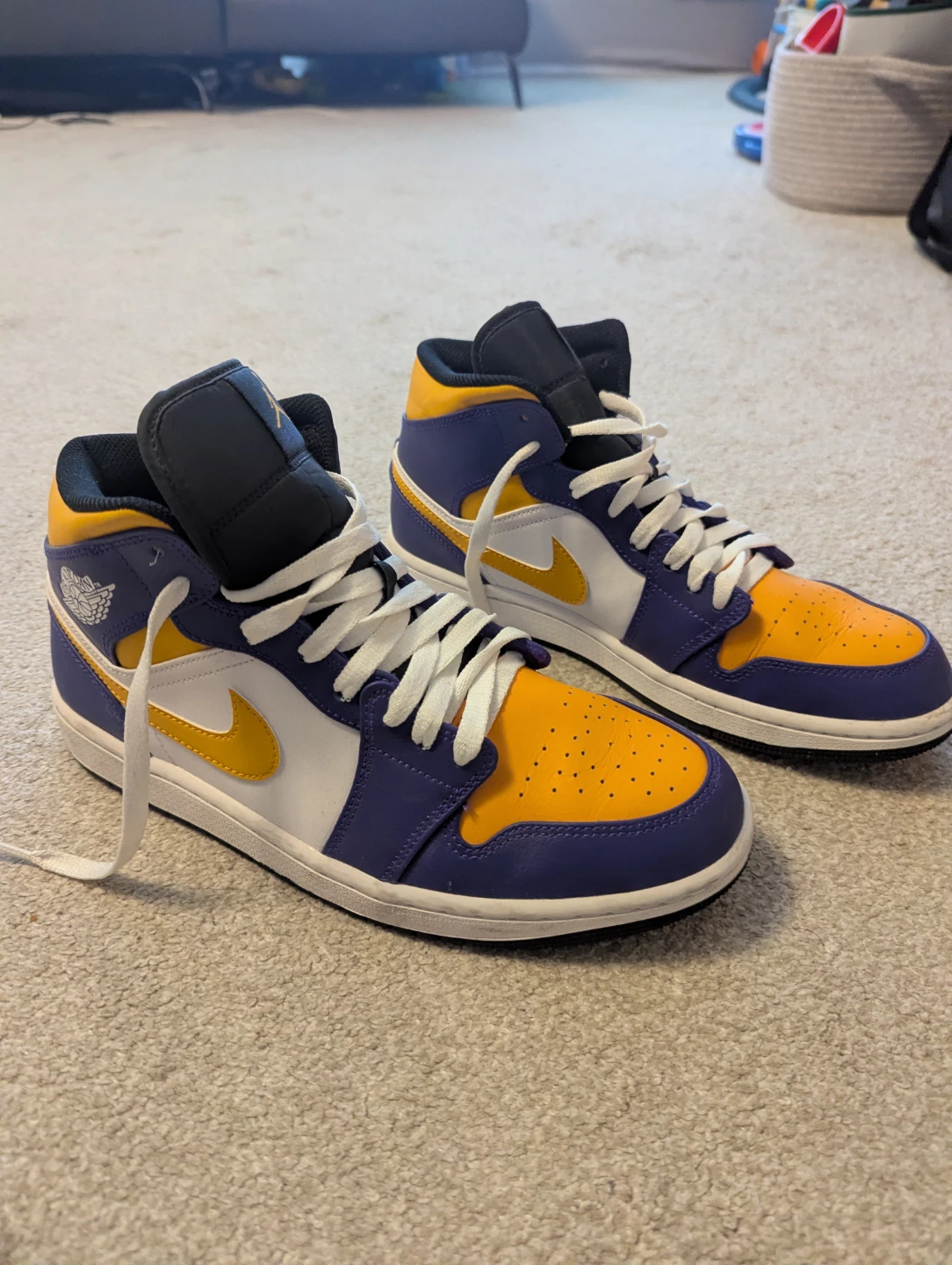 Jordan 1 Mid Lakers - Size 9(Men's)