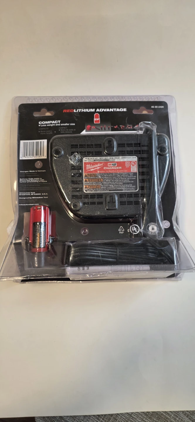 Milwaukee M12 Lithium-Ion Charger - photo 2