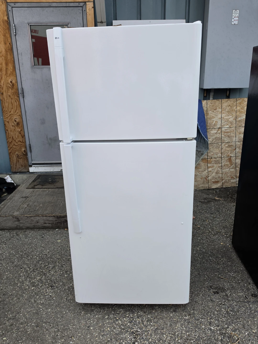 LG Top Freezer Refrigerator - photo 3