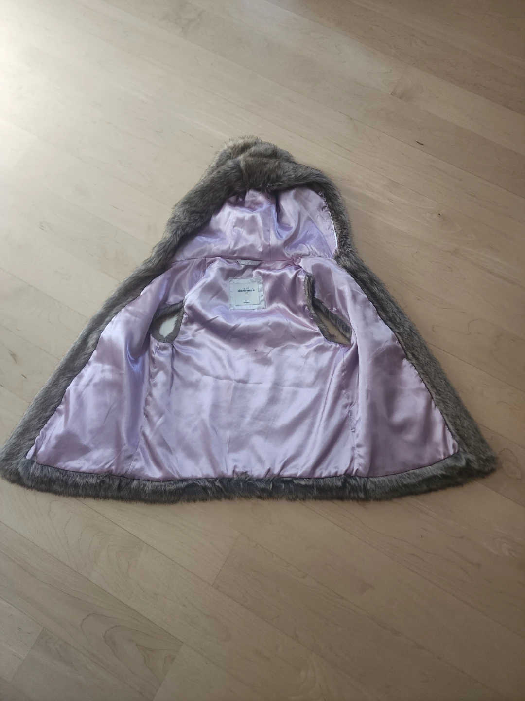 Abercrombie Kids Faux Fur Hooded Vest Size 11/12 - photo 3