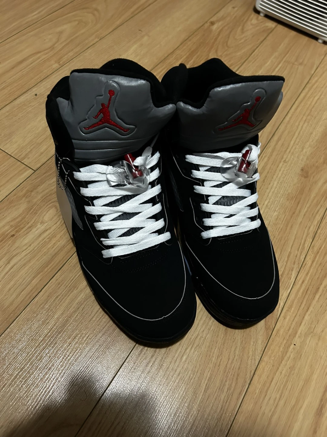Jordan metallics 5