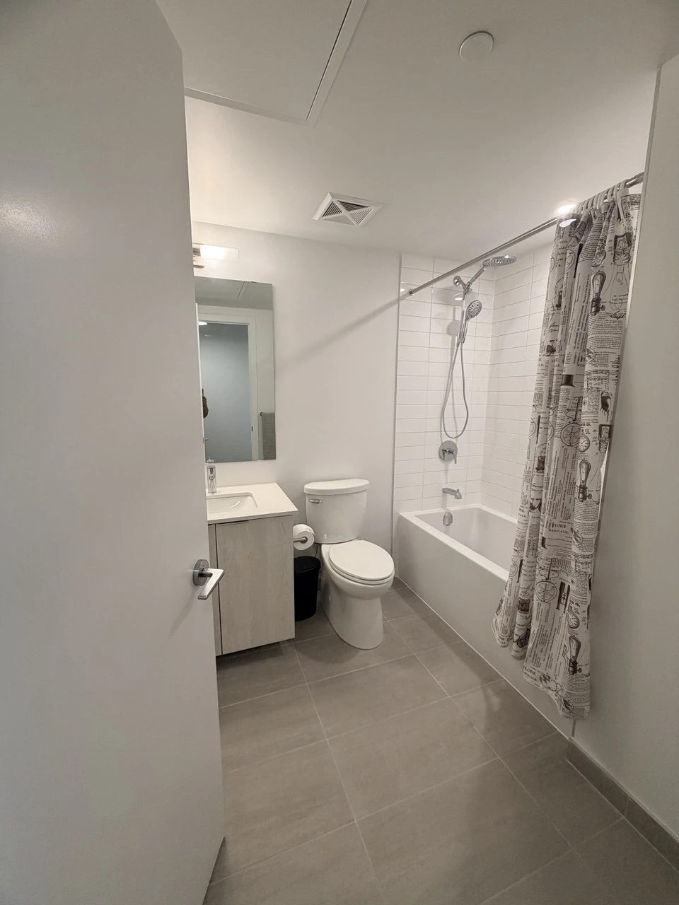 2 Private Bedrooms and 1 Bathroom Available for Students - photo 2