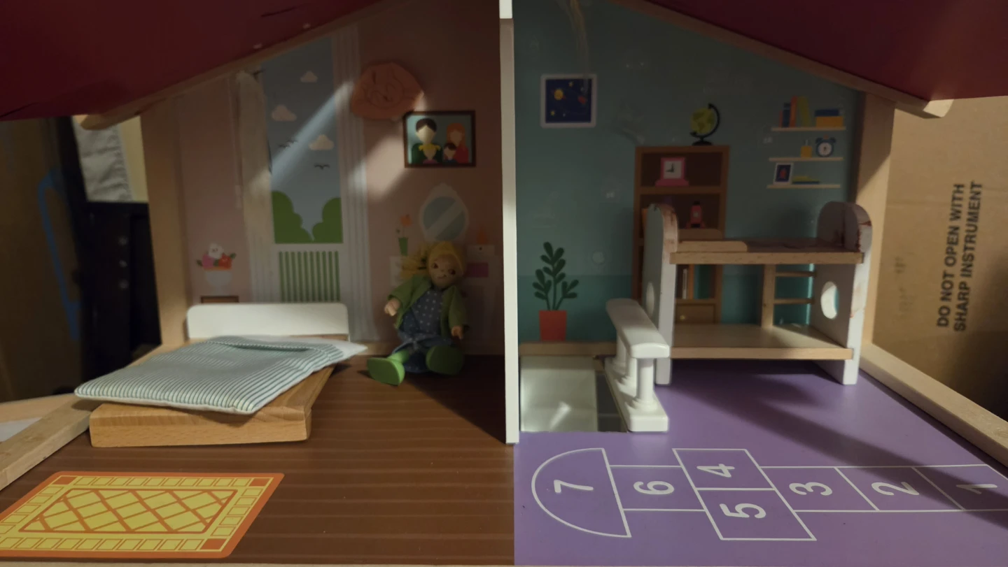 Hape Family Mansion Wooden Dollhouse - photo 2