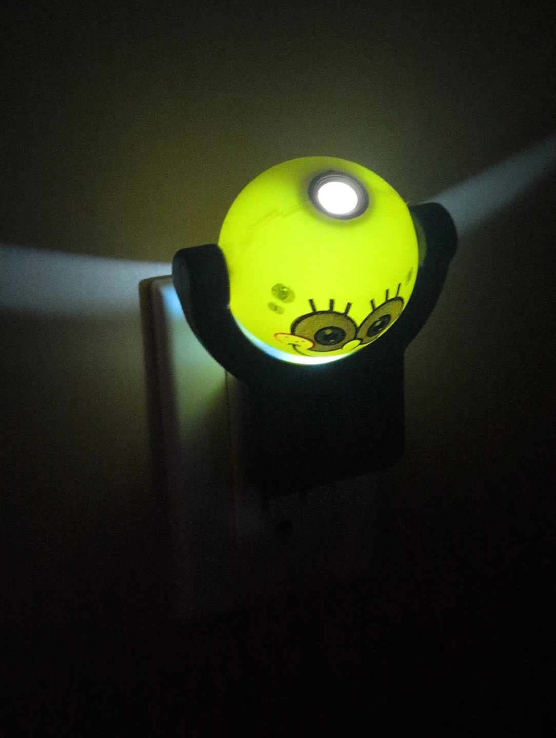 SpongeBob SquarePants Plug-In Night Light - photo 4