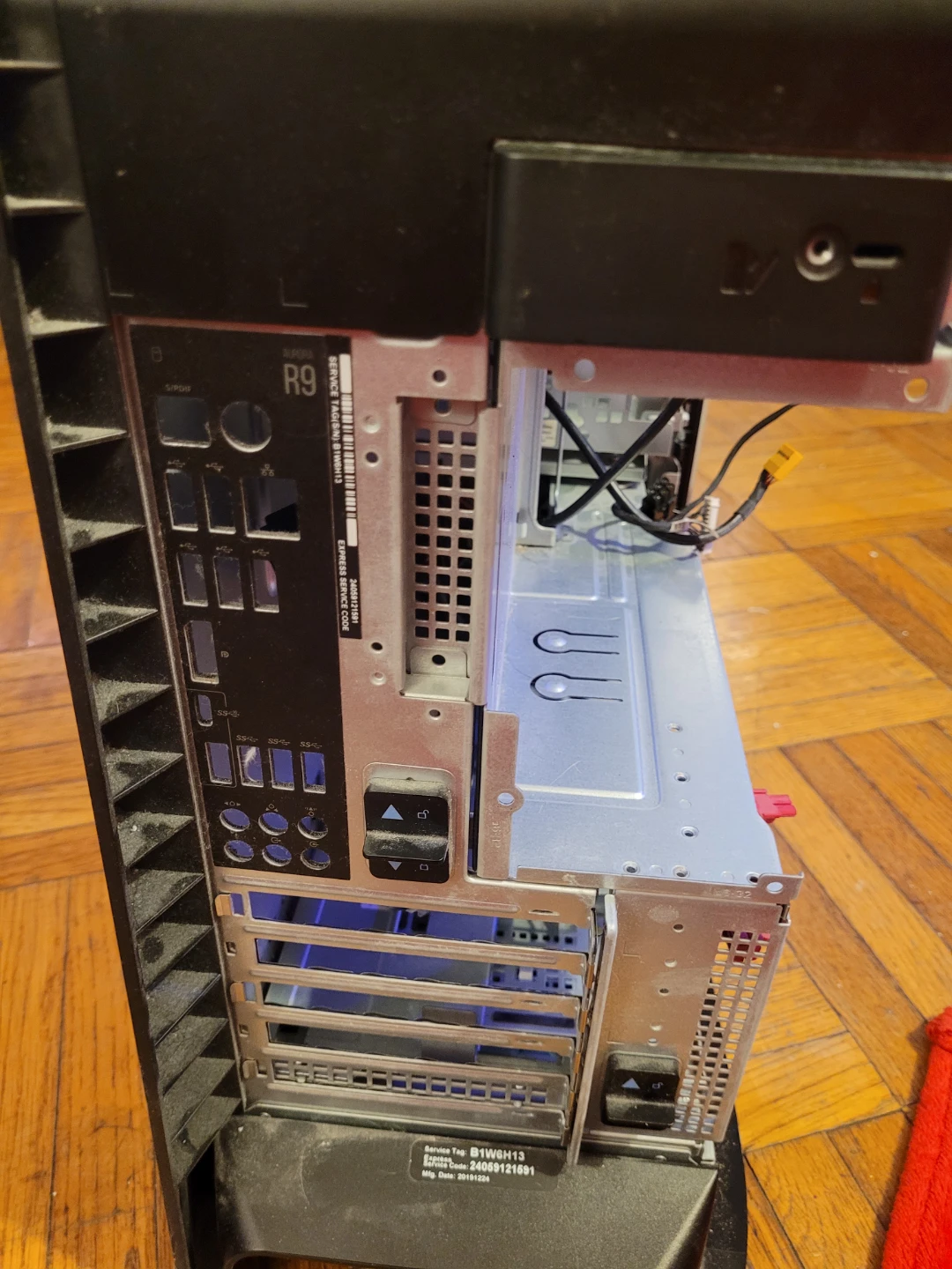 Alienware Aurora R9 Desktop Tower - photo 2