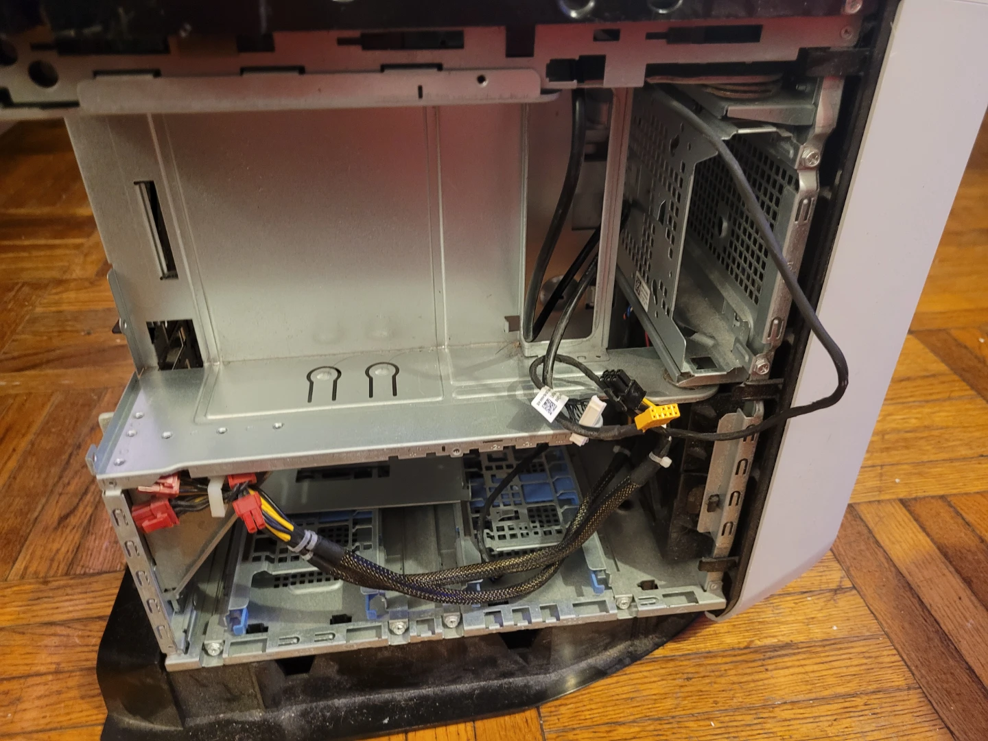 Alienware Aurora R9 Desktop Tower - photo 4