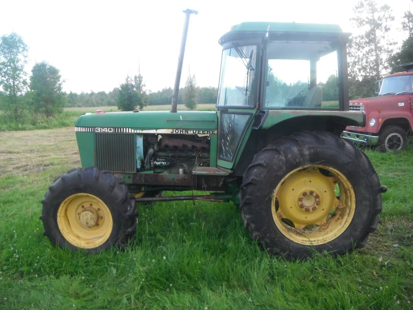 4WD John Deere 3140 Tractor Factory Cab - photo 3