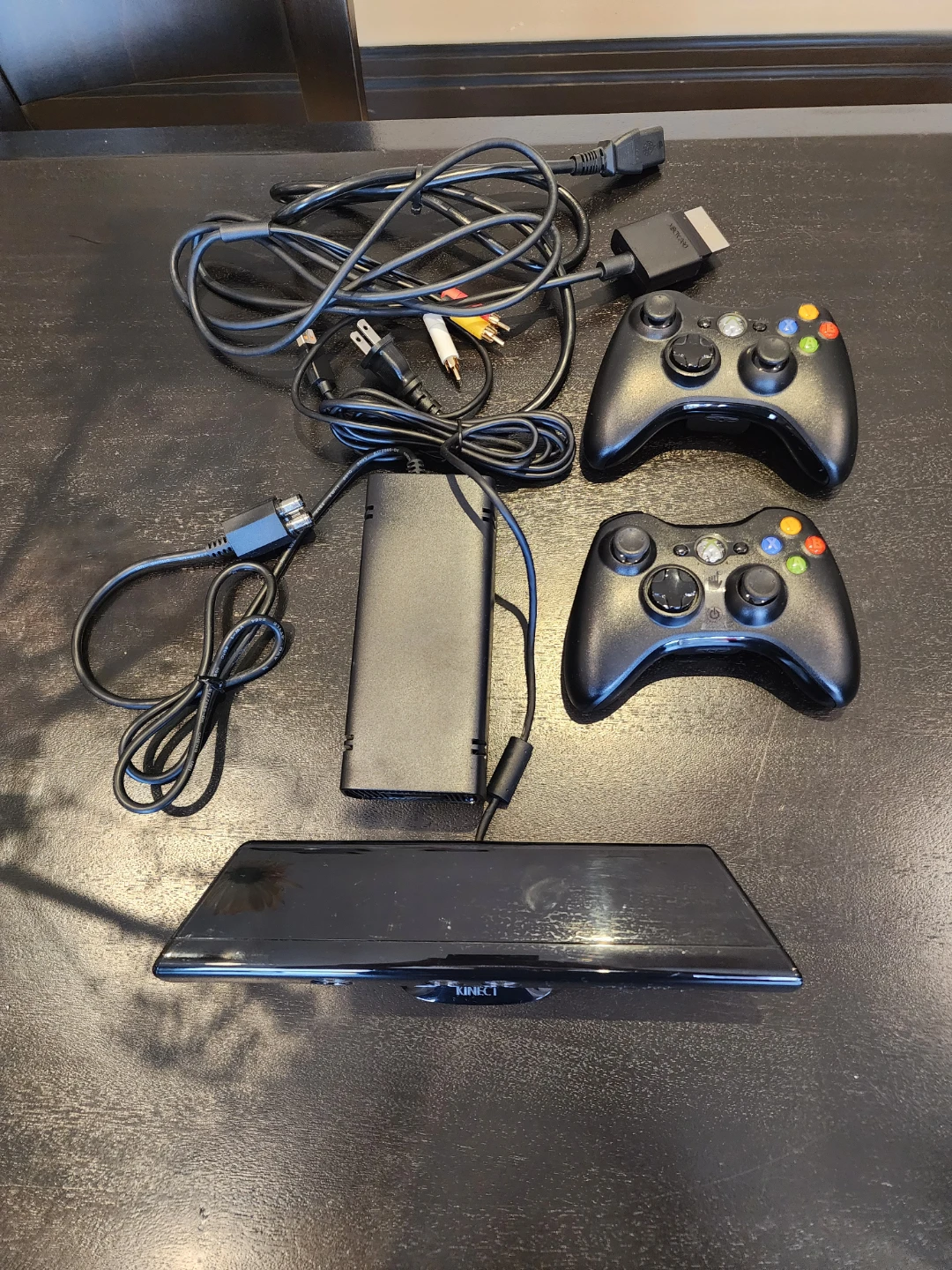 Xbox 360 Console Bundle with Kinect and Controllers and Games - photo 3