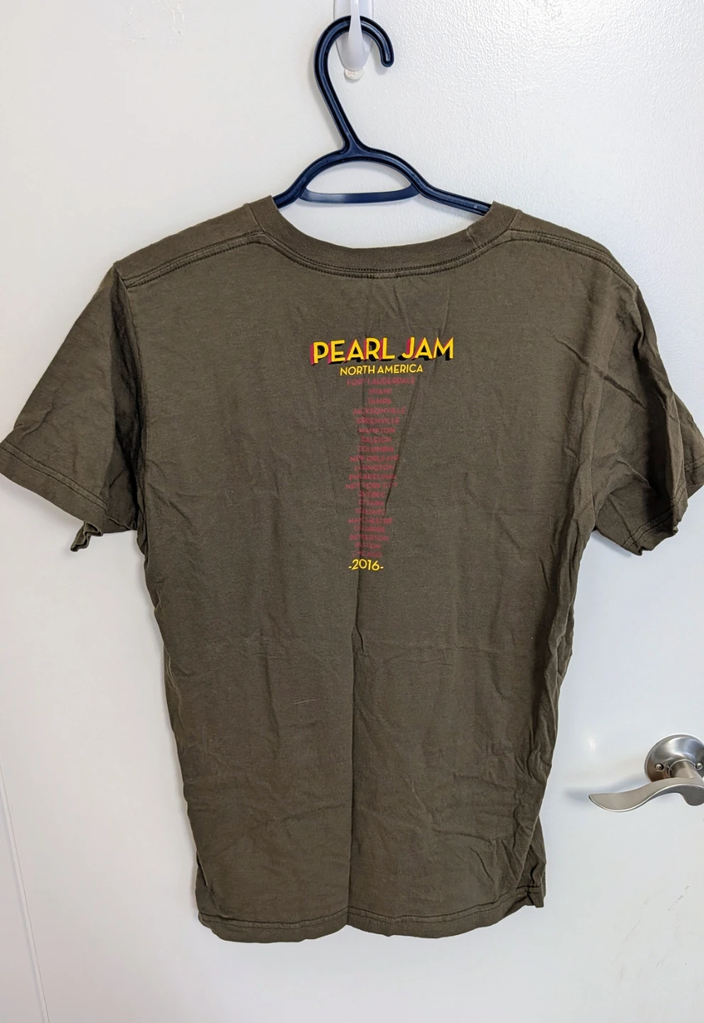 Pearl Jam North America Tour T-Shirt - Men's Medium - photo 3