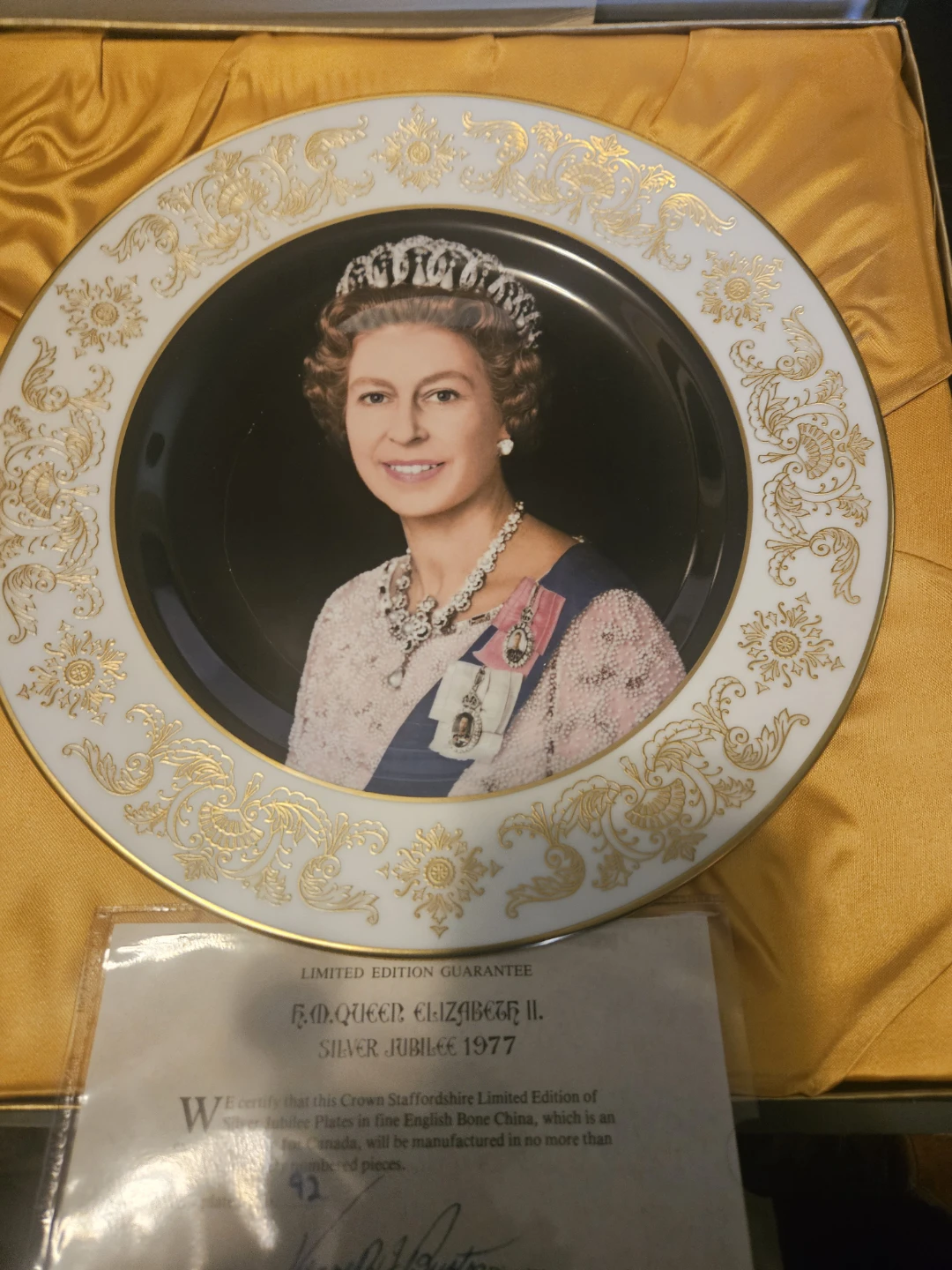 Queen Elizabeth II Silver Jubilee 1977 Commemorative Plate - photo 3