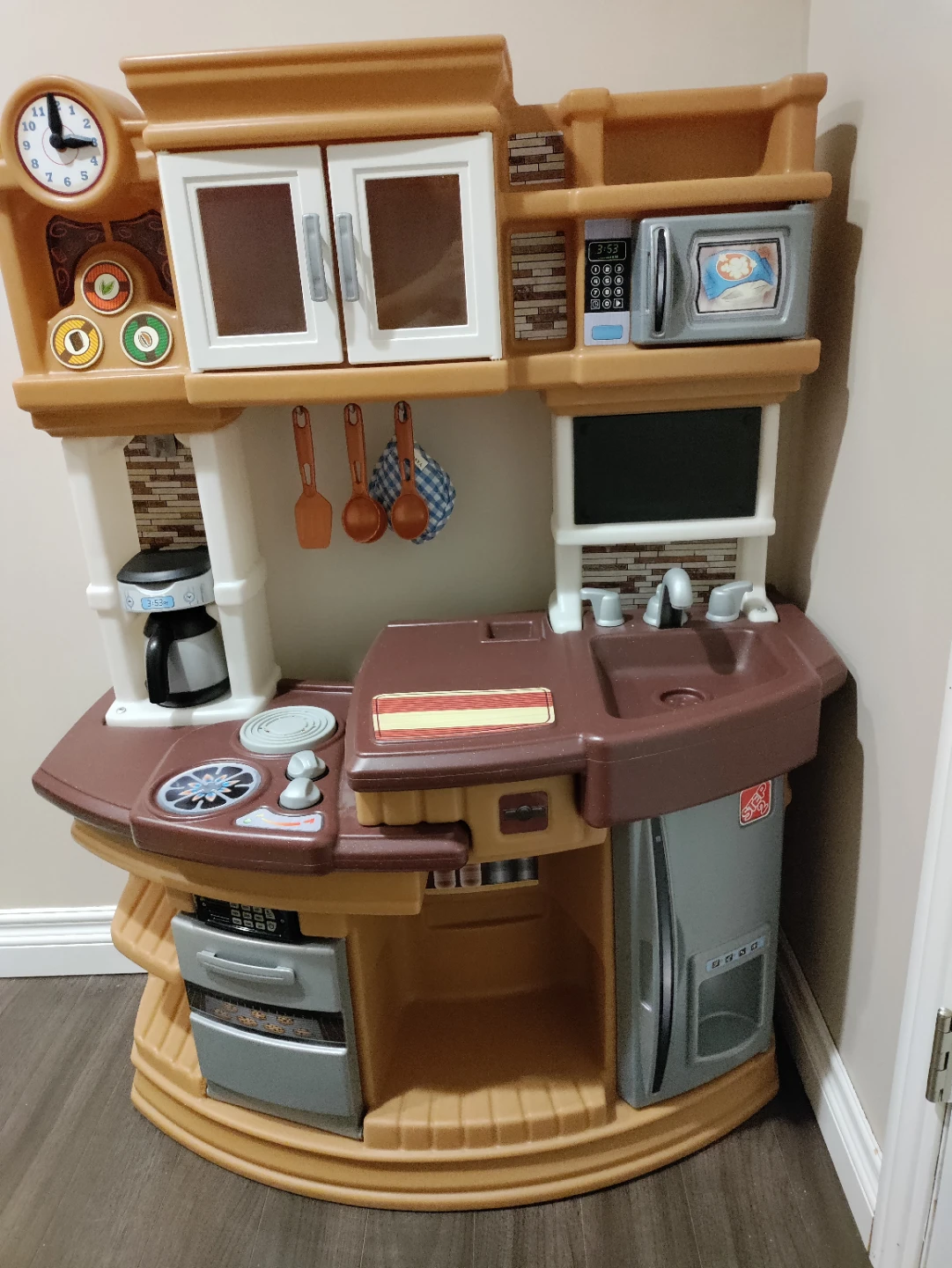 Step2 Play kitchen