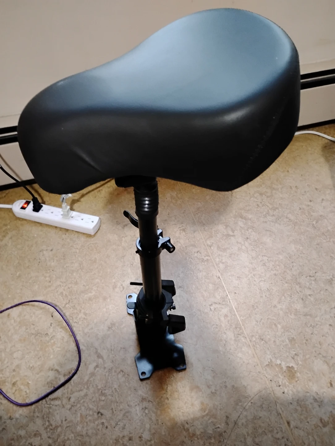 Escooter collapseable seat with mount.