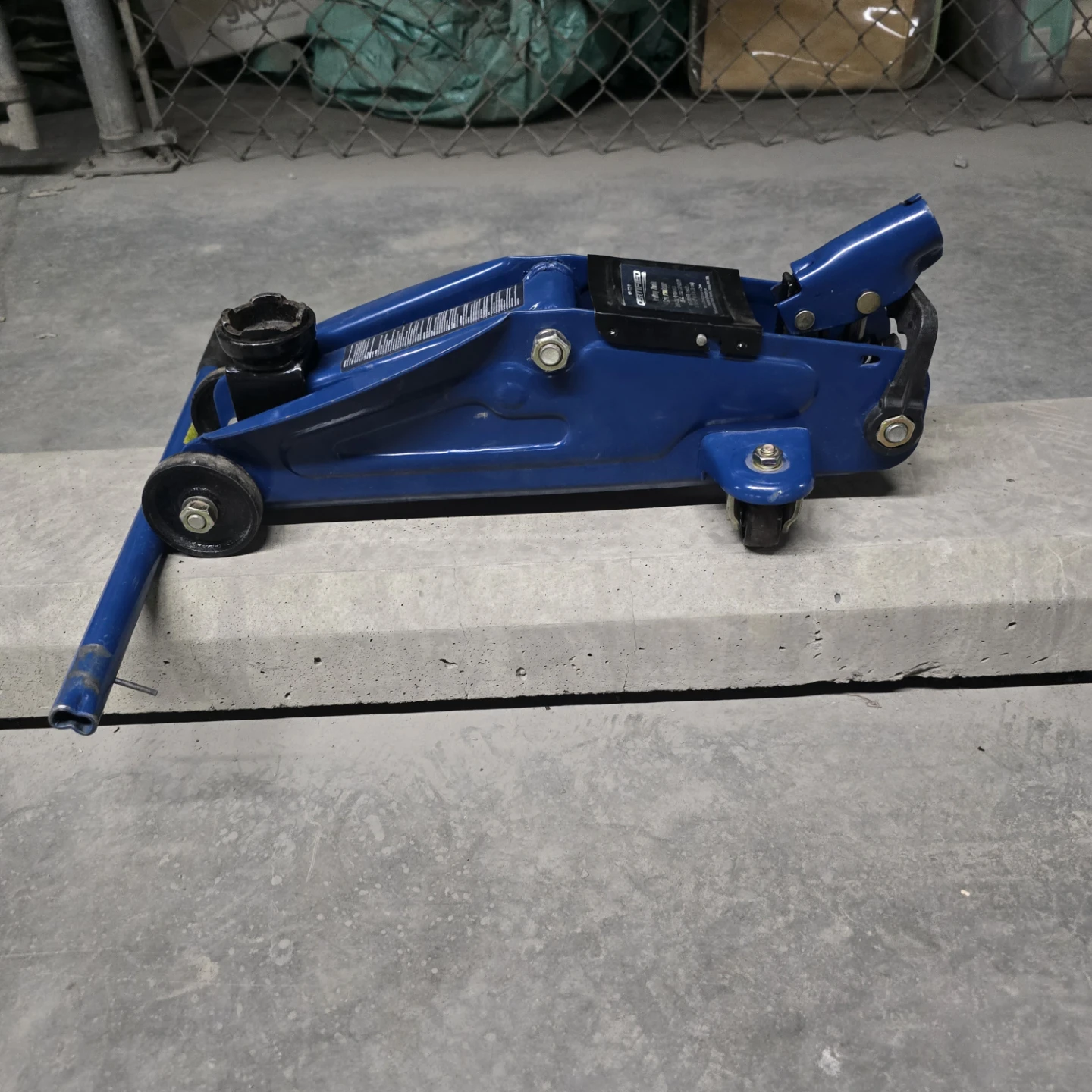 CERTIFIED 2 Ton Trolley Jack - photo 2