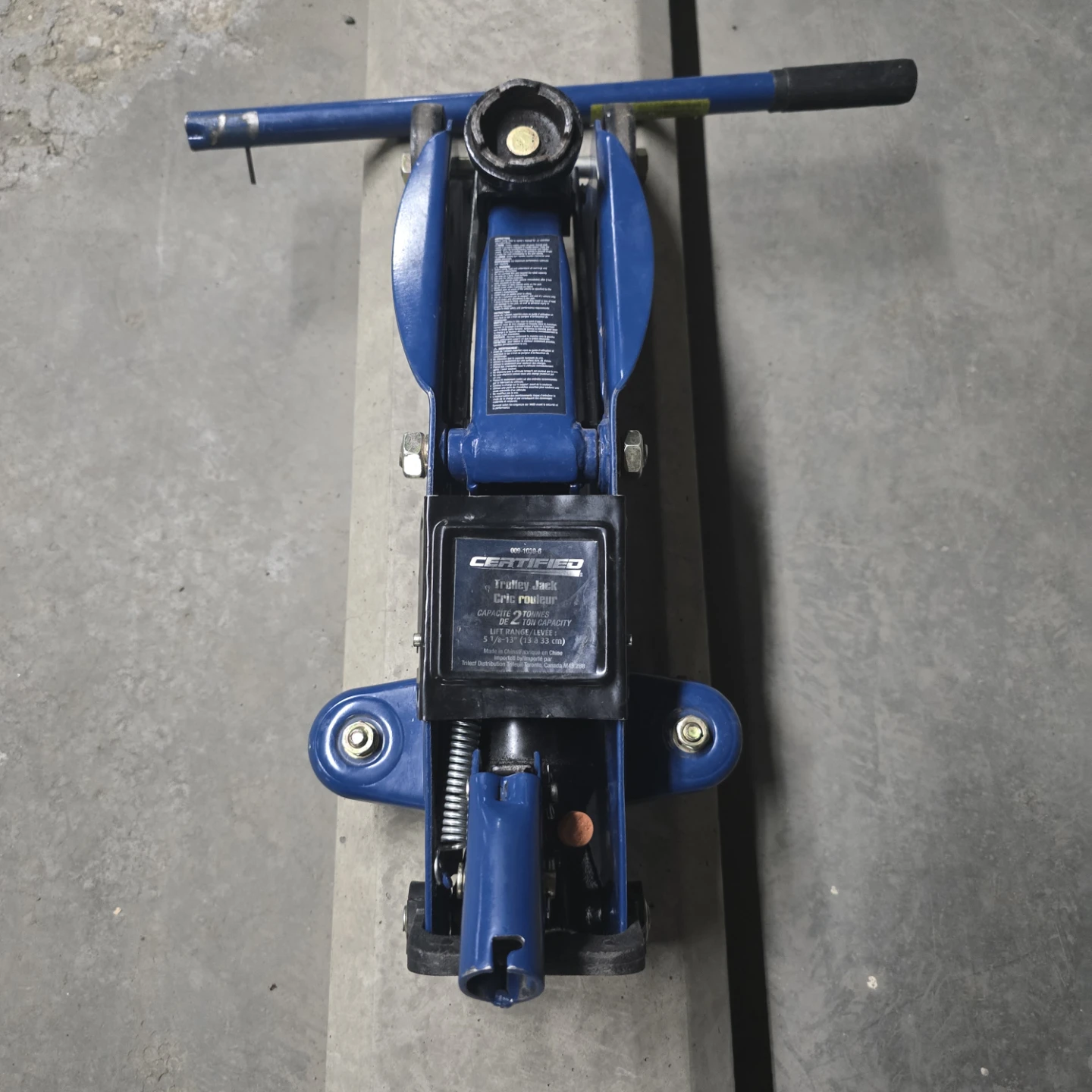 CERTIFIED 2 Ton Trolley Jack - photo 3