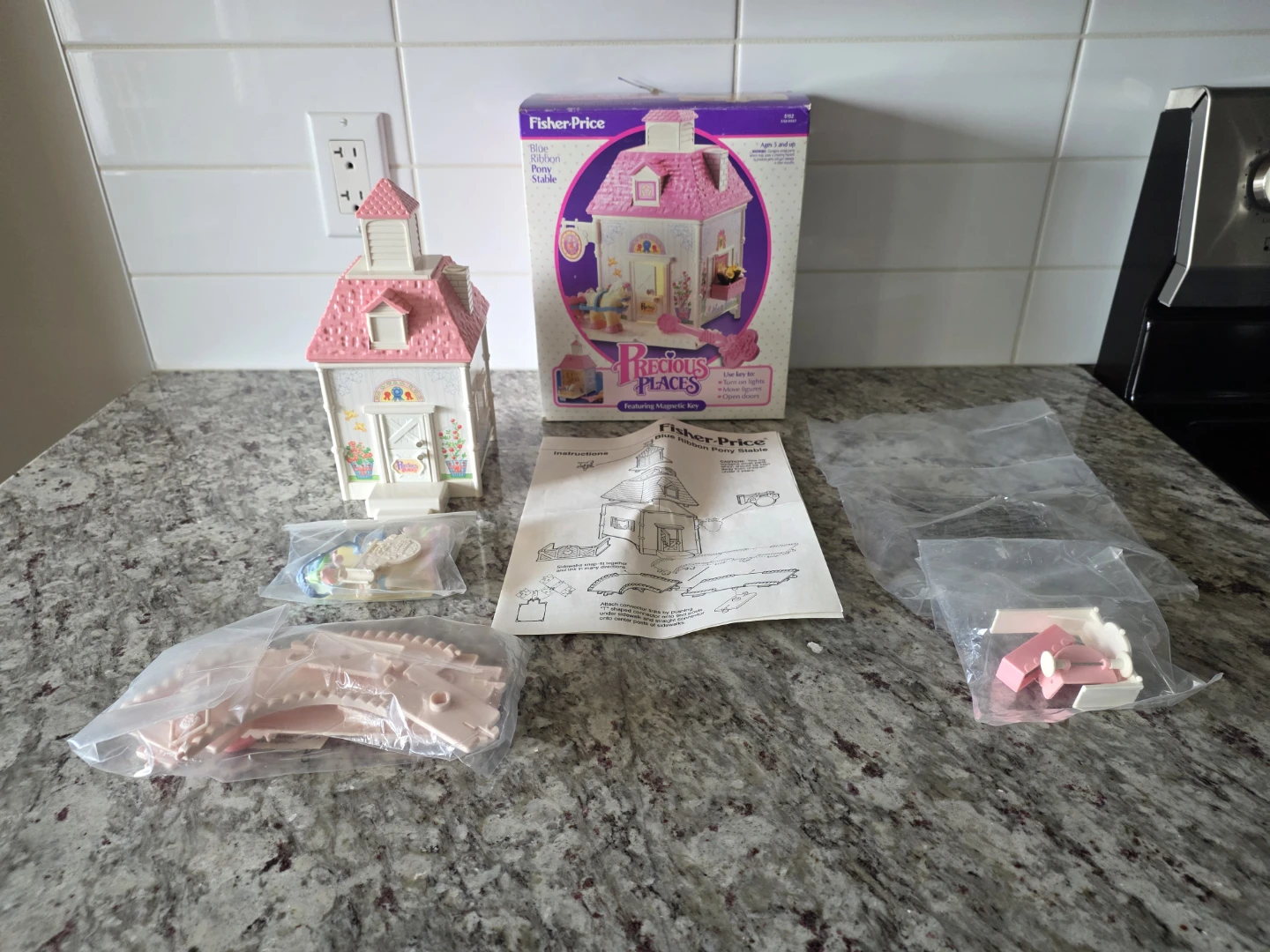*Vintage* Fisher Price Precious Places Blue Ribbon Pony Stable