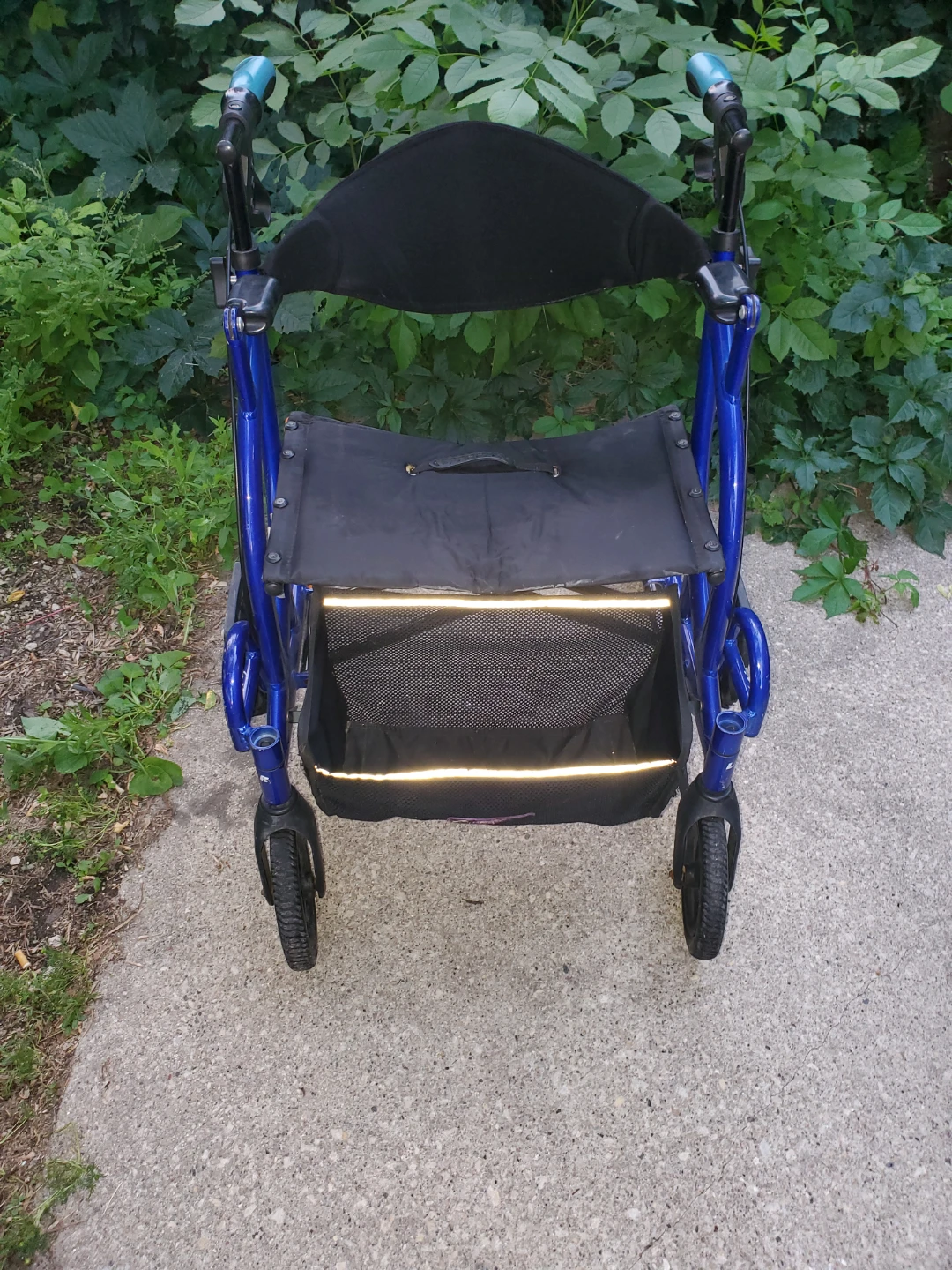 Airgo Fusion 2-in-1 Walker wheel chair with Seat and Basket