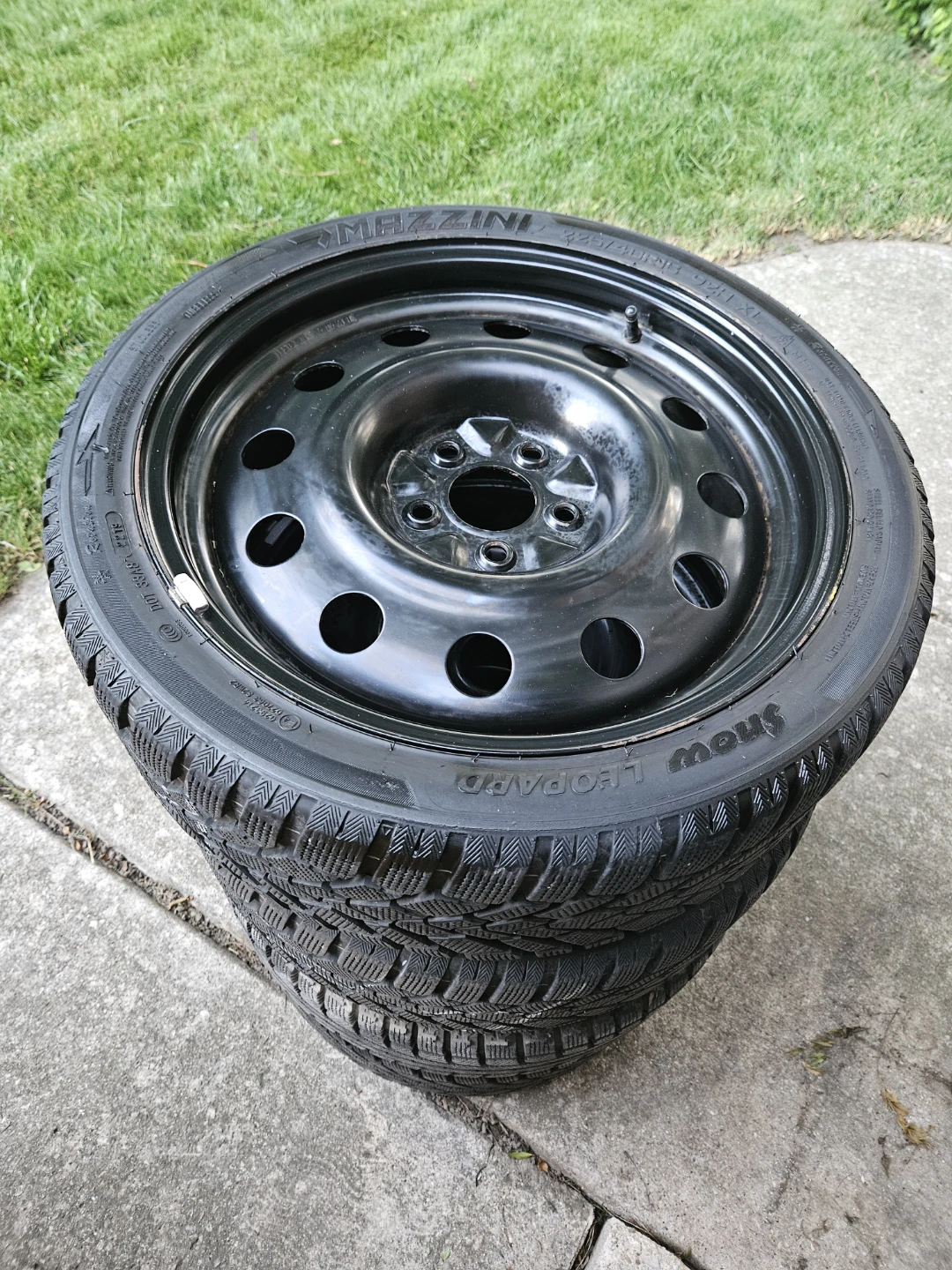 225/40/18 Winter Tires and rims. 5 x 114.3. Honda Accord, etc - photo 3