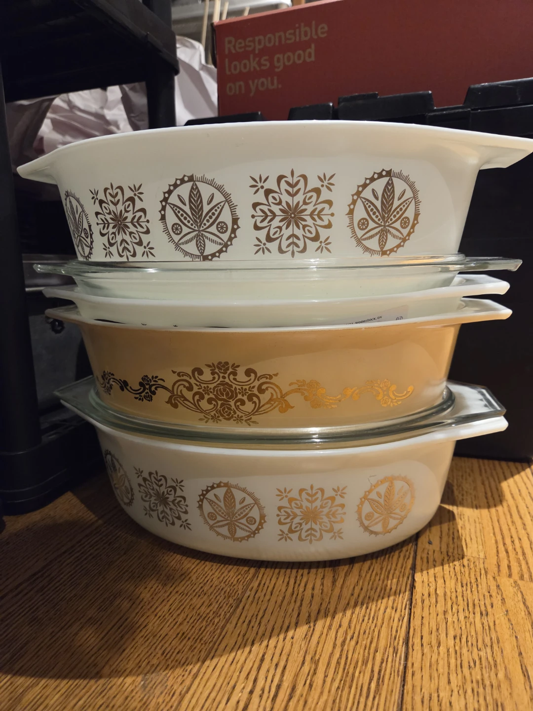 Vintage pyrex promotional dish - photo 2