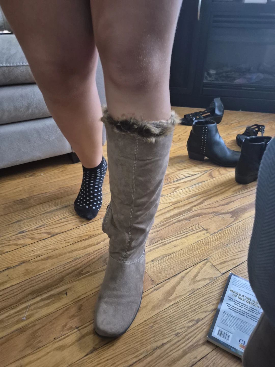 Women's Tall Suede Boots with Fur Trim...size 9