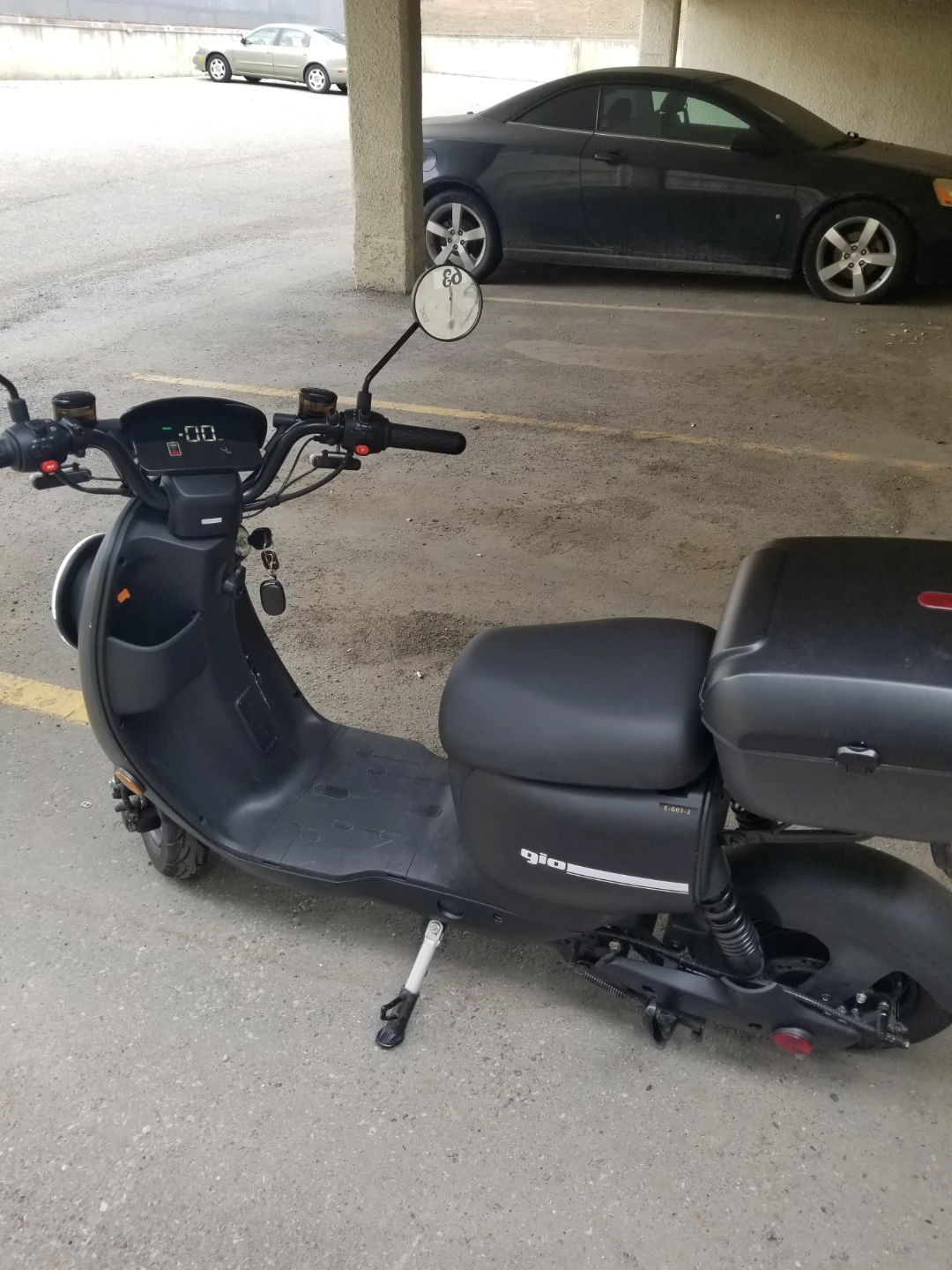 GIO Electric Scooter - photo 2
