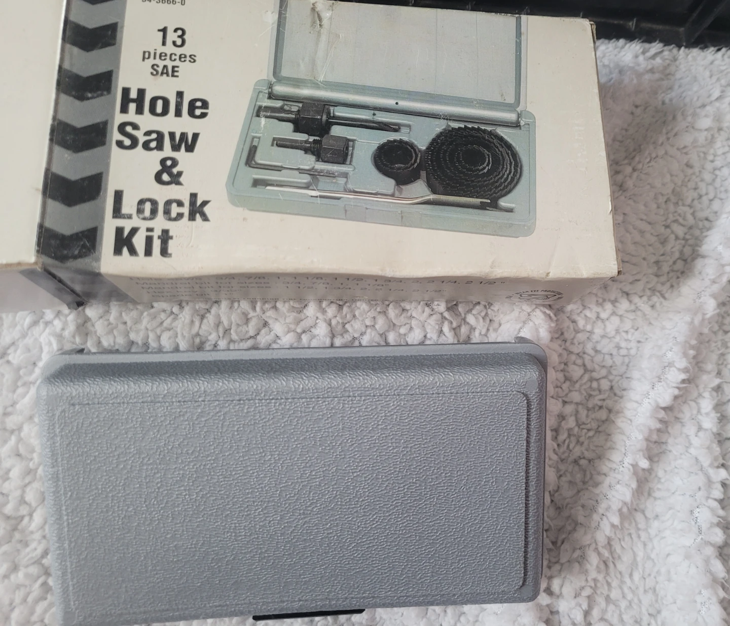 13 Piece Hole Saw & Lock Kit - photo 2