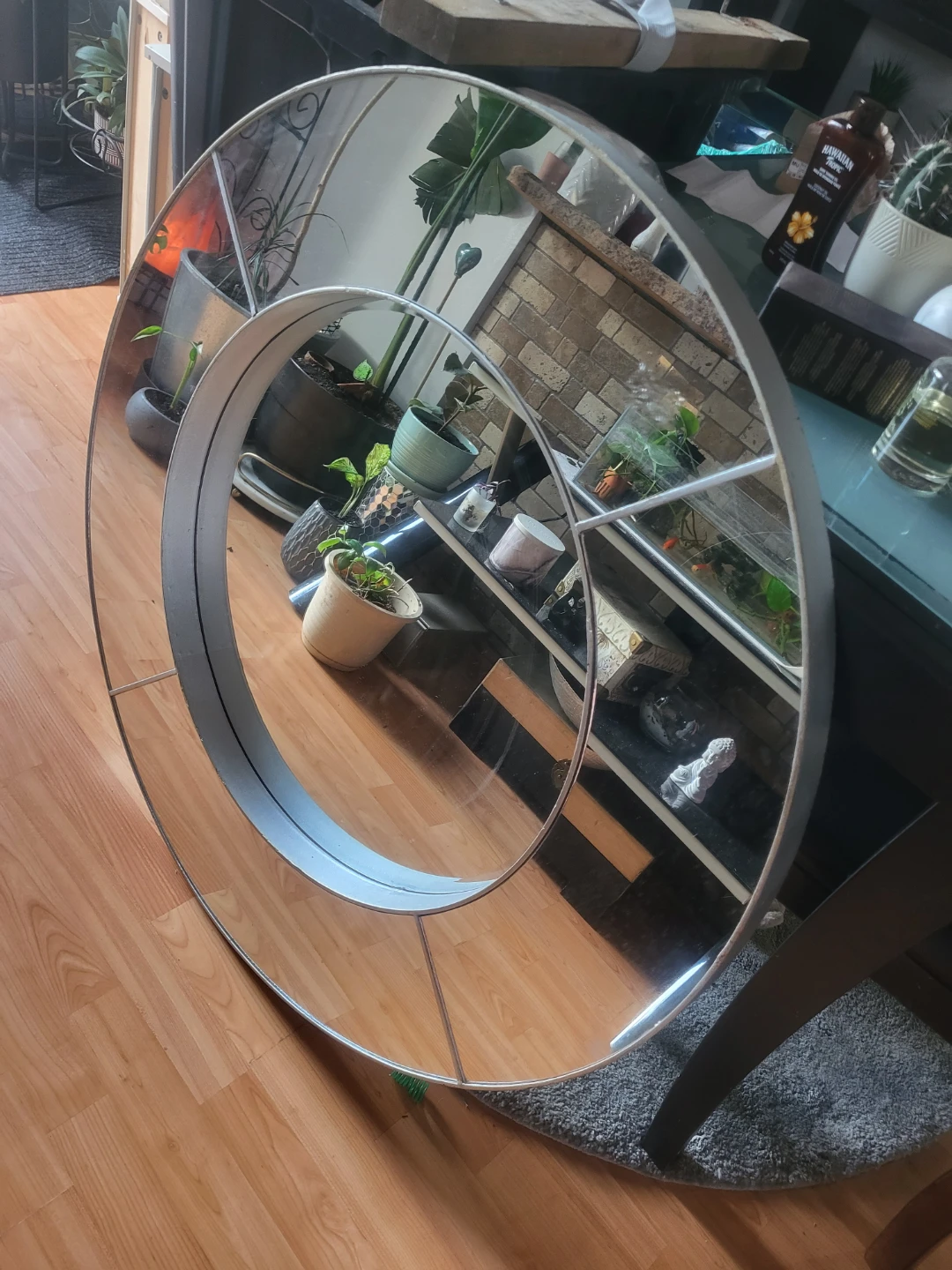 Round Wall Mirror with Silver Frame
