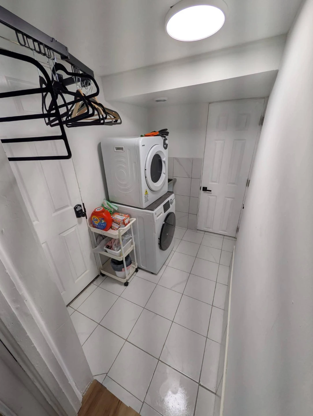 Rooms for rent, Keele & Eglinton - photo 4