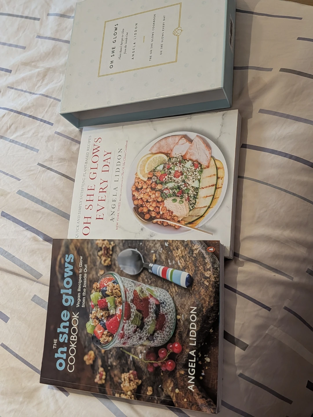 Oh She Glows Cookbook & Oh She Glows Every Day by Angela Liddon - photo 2
