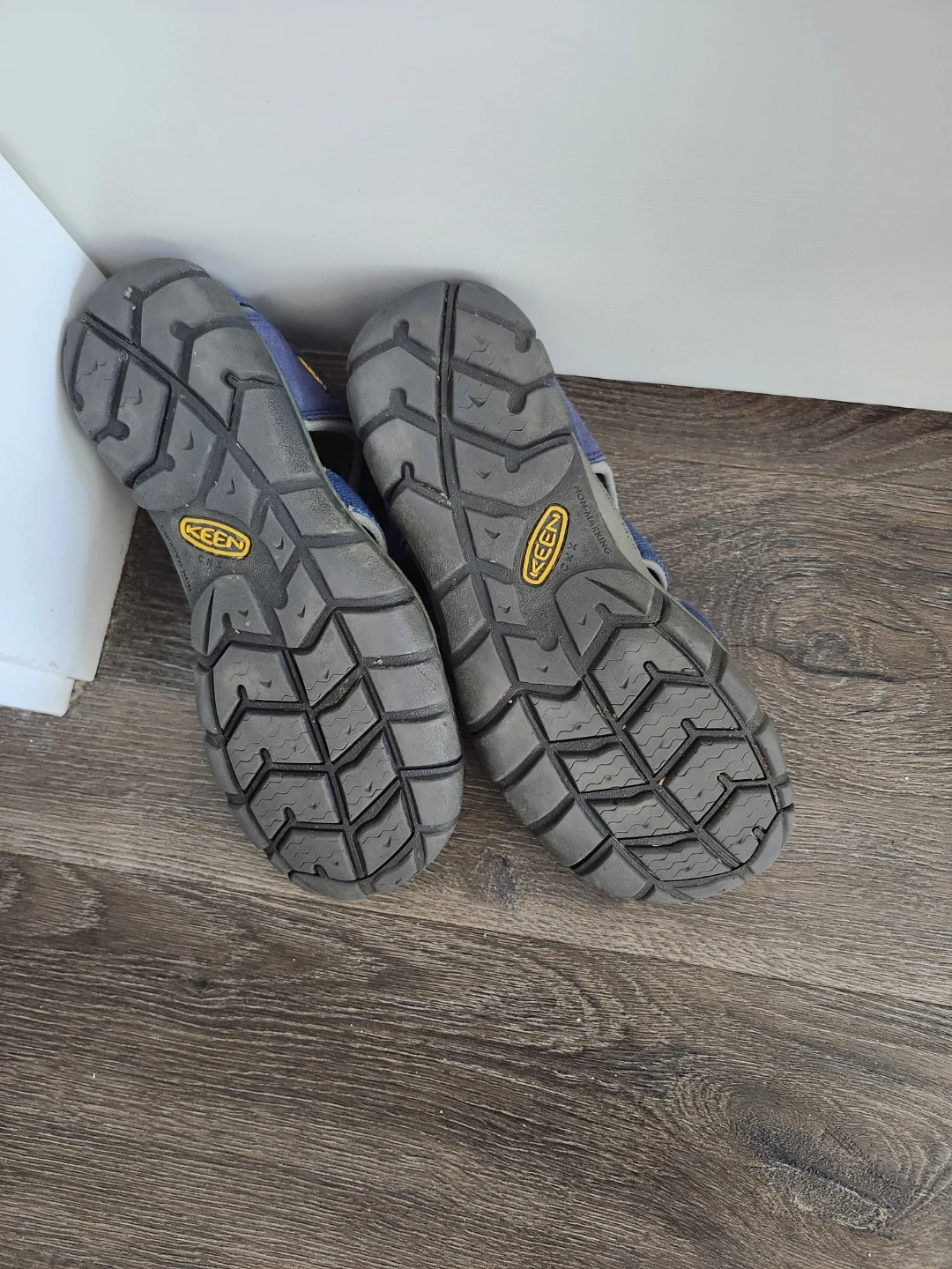 Keen Water Sandals - Blue - Size 4 - photo 5
