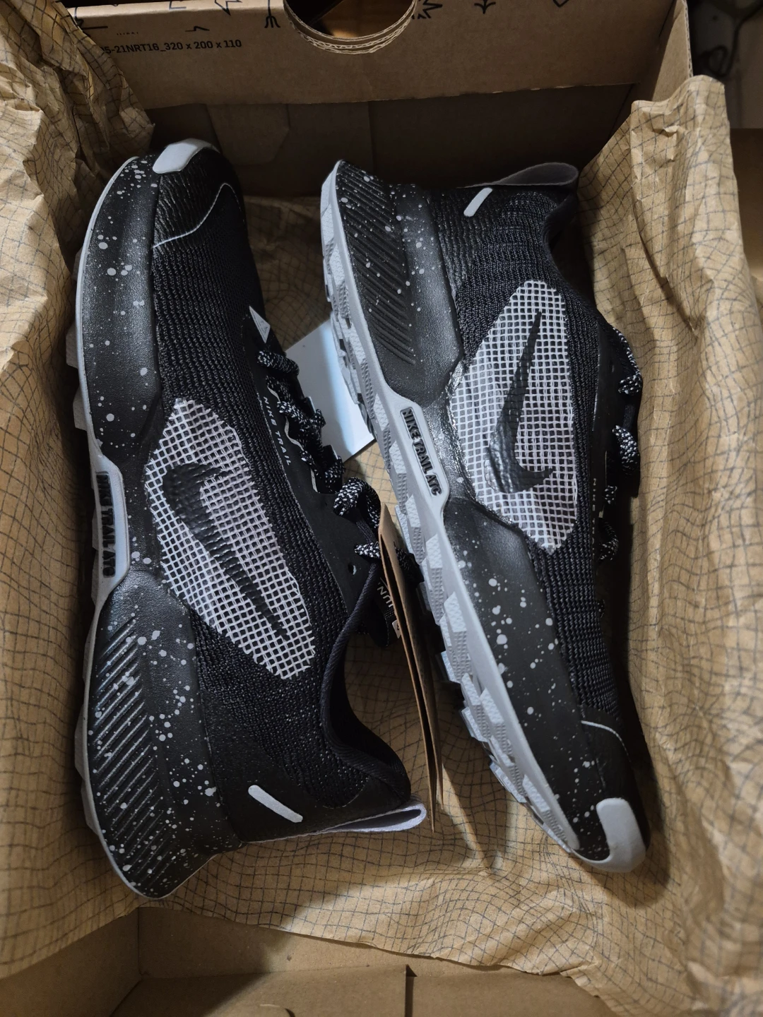 BNIB)Nike Trail 3 Size 7 Women's  Running Shoes
