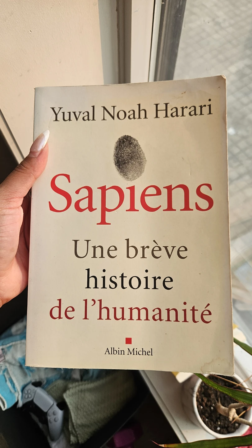 Sapiens: A Brief History of Humankind - book