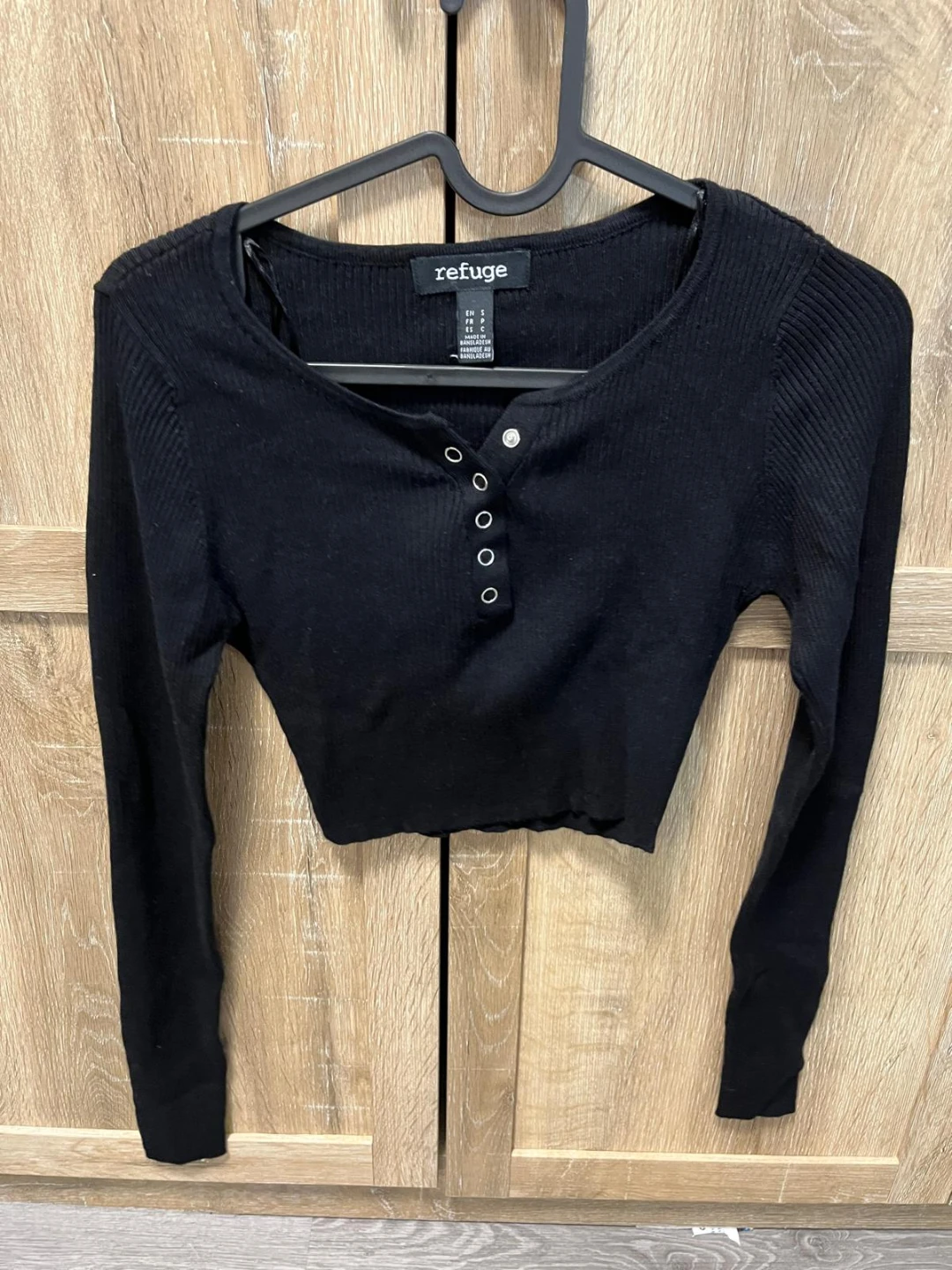 Black Long Sleeve Crop Top