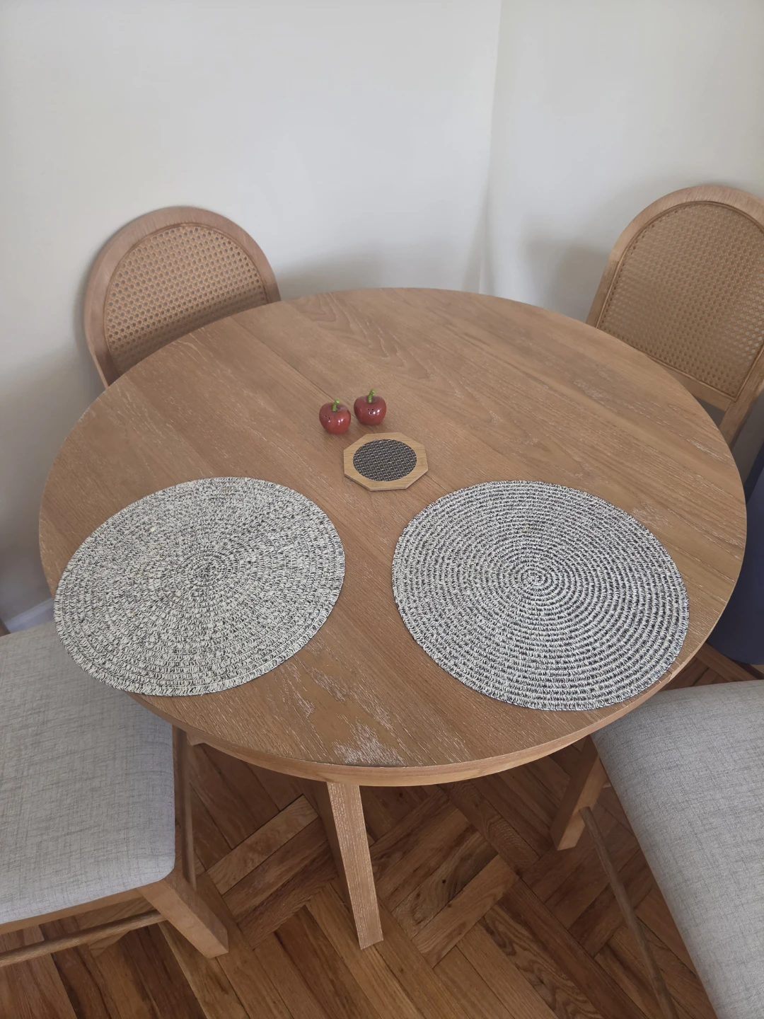 Harper & Bright Designs Round Extendable Dining Table Set - photo 4