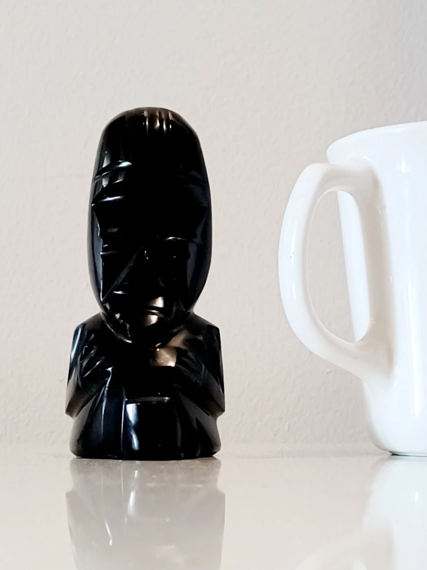Hand Carved Obsidian Figurine - photo 4